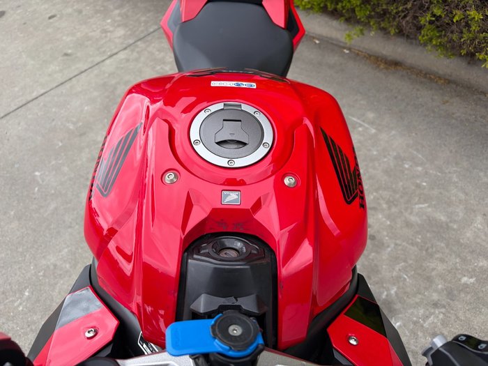 2023 Honda CBR650R Red
