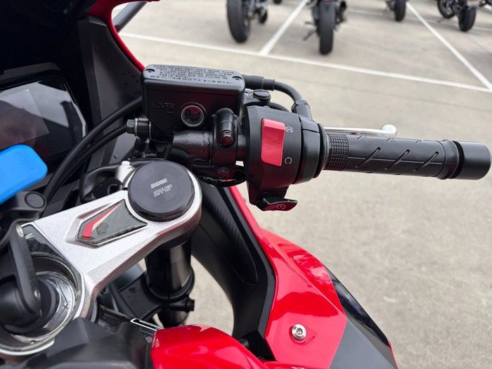 2023 Honda CBR650R Red