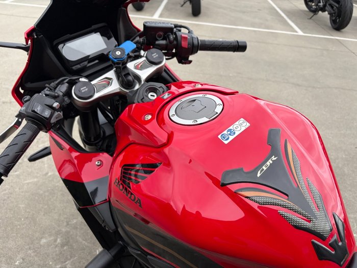2023 Honda CBR650R Red
