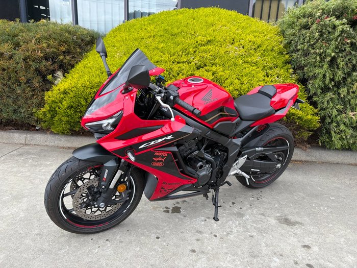 2023 Honda CBR650R Red