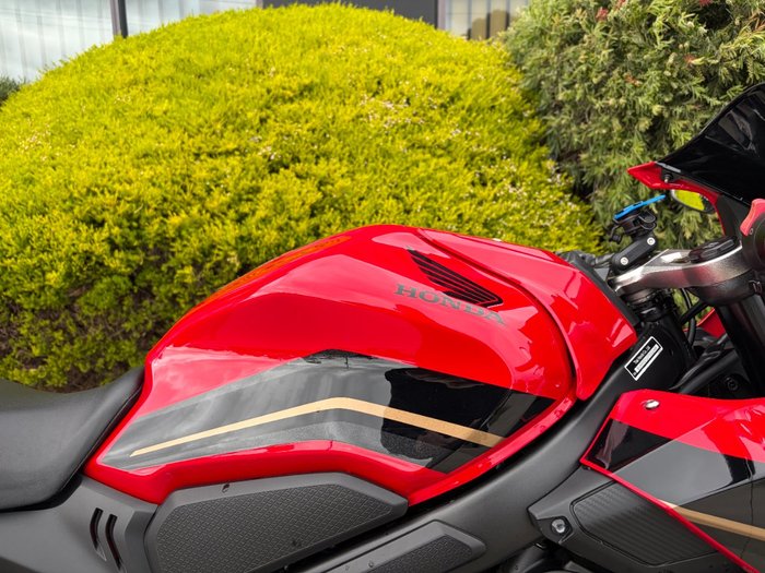 2023 Honda CBR650R Red