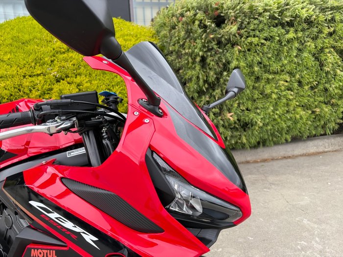 2023 Honda CBR650R Red