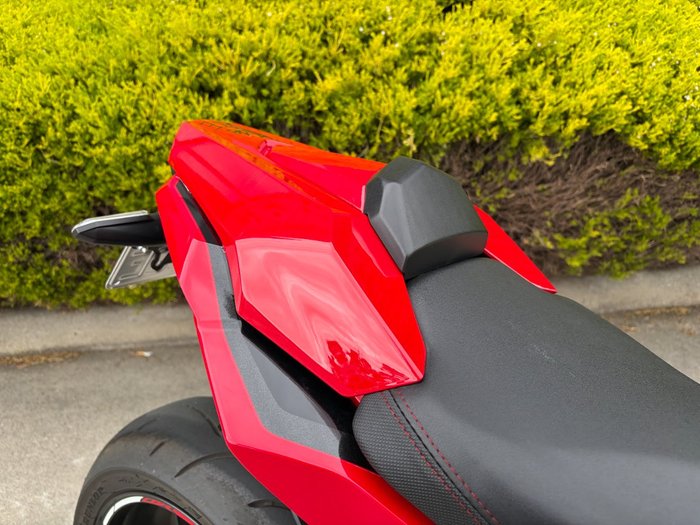 2023 Honda CBR650R Red