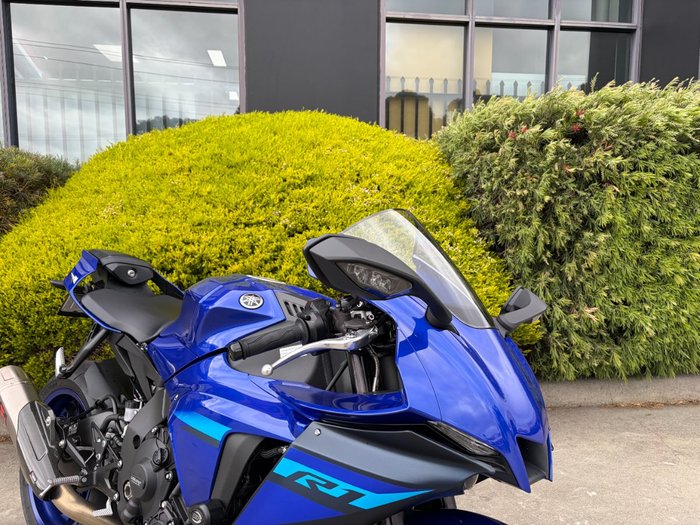 2024 Yamaha YZF-R1 Blue
