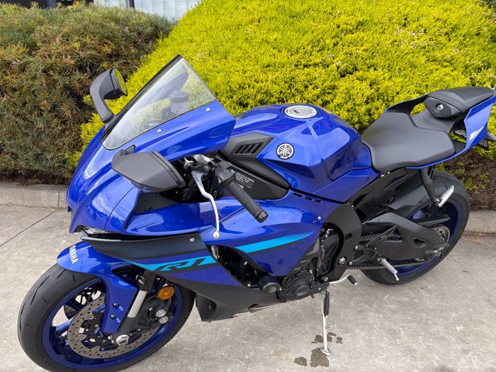 2024 Yamaha YZF-R1 Blue