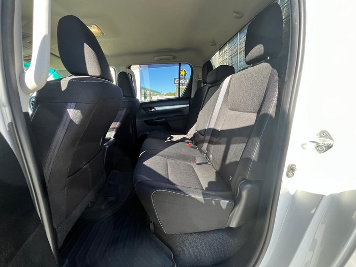 2016 Toyota Hilux SR5