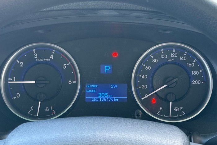 2016 Toyota Hilux SR