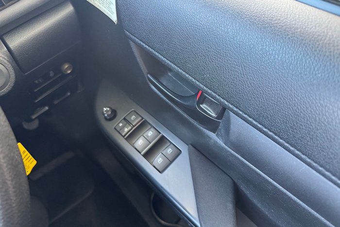 2016 Toyota Hilux SR