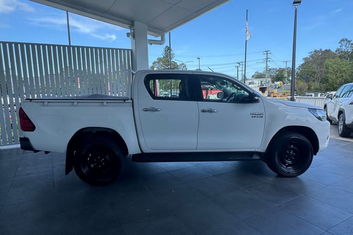 2016 Toyota Hilux SR