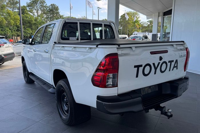 2016 Toyota Hilux SR