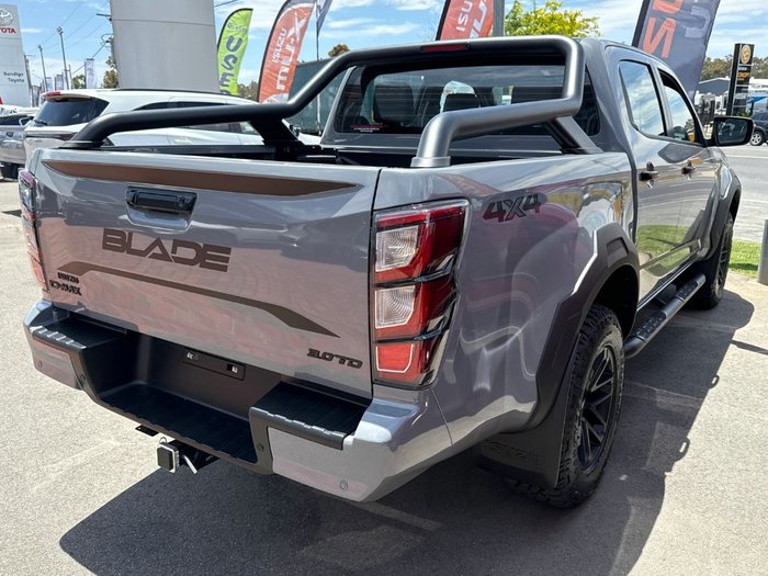 2025 Isuzu D-MAX BLADE