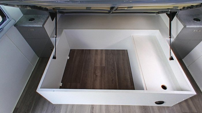 2025 Red Centre Oasis 20 Type B