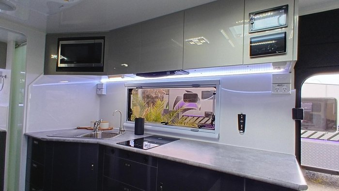 2024 Red Centre Oasis 20 Type B (was $168,990, now $139,990)