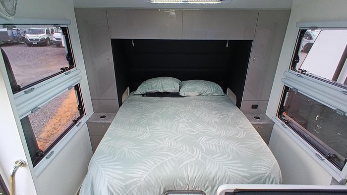 2024 Red Centre Oasis 20 Type B (was $168,990, now $139,990)