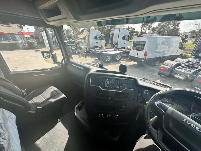 2024 Iveco S-Way AS700