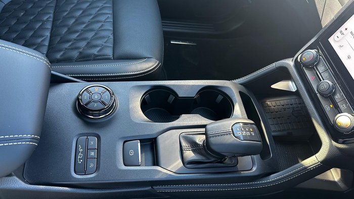 2025 Ford Everest Platinum