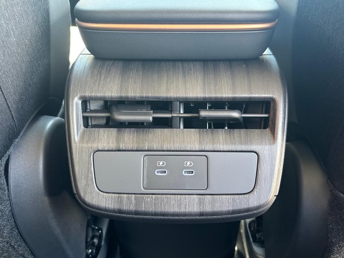 2025 Nissan Ariya Advance