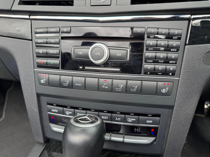 2011 Mercedes-Benz E-Class E500 Avantgarde A207 Palladium silver