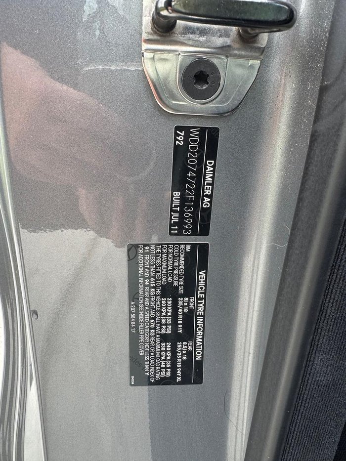 2011 Mercedes-Benz E-Class E500 Avantgarde A207 Palladium silver