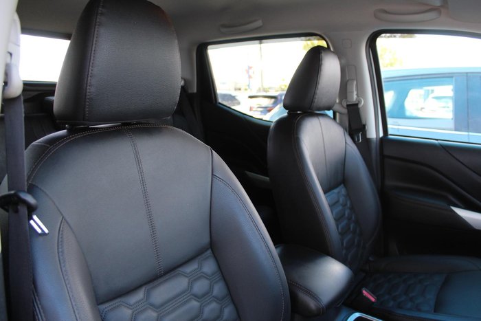 2023 Nissan Navara ST-X