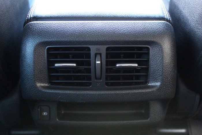 2023 Nissan Navara ST-X