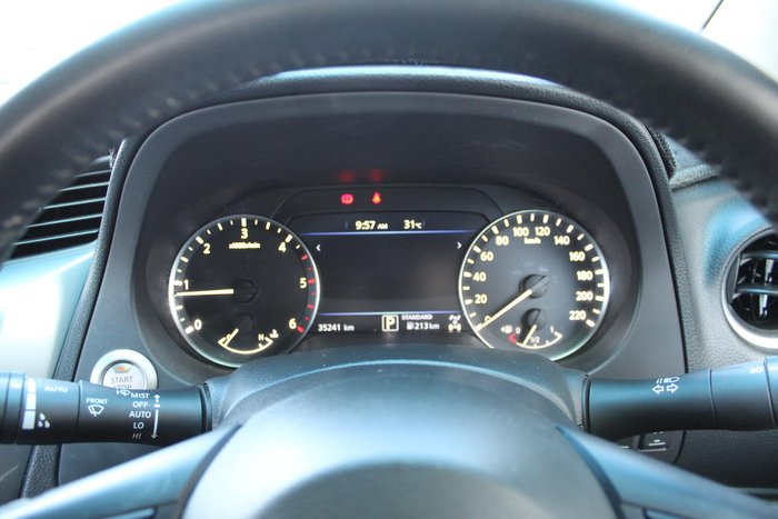 2023 Nissan Navara ST-X