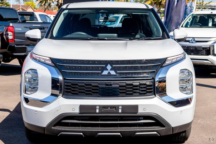 2025 Mitsubishi Outlander ES ZM MY24 White Diamond