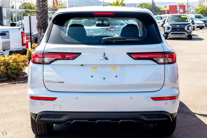 2025 Mitsubishi Outlander ES ZM MY24 White Diamond