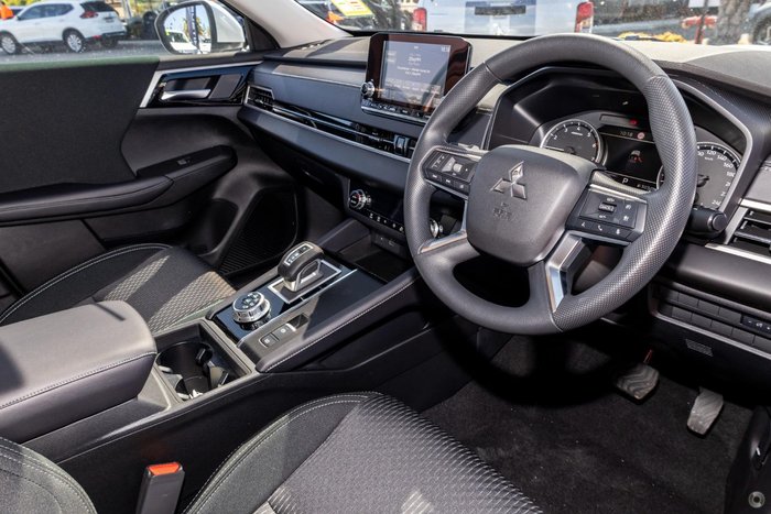 2025 Mitsubishi Outlander ES ZM MY24 White Diamond