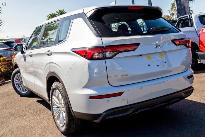 2025 Mitsubishi Outlander ES ZM MY24 White Diamond
