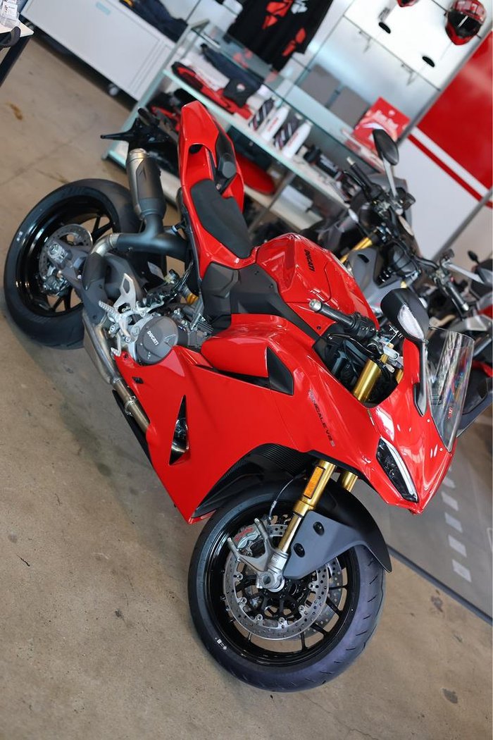 2025 Ducati Panigale V2 S Panigale Red