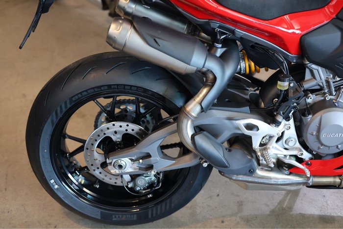 2025 Ducati Panigale V2 S Panigale Red