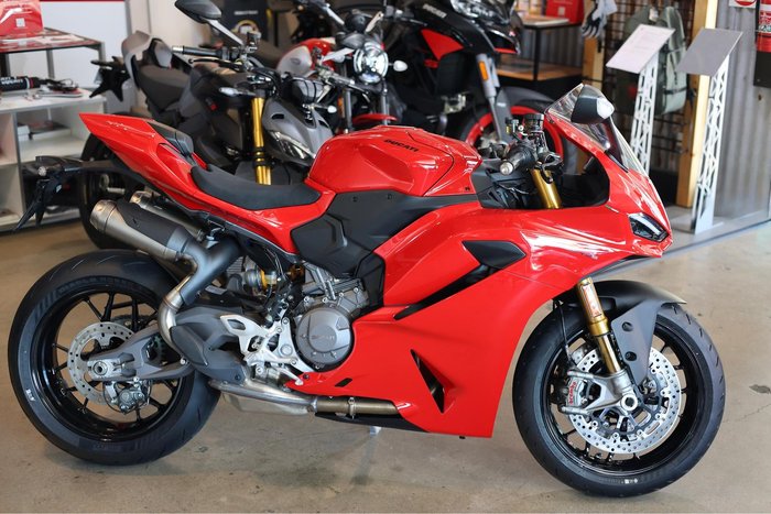 2025 Ducati Panigale V2 S Panigale Red