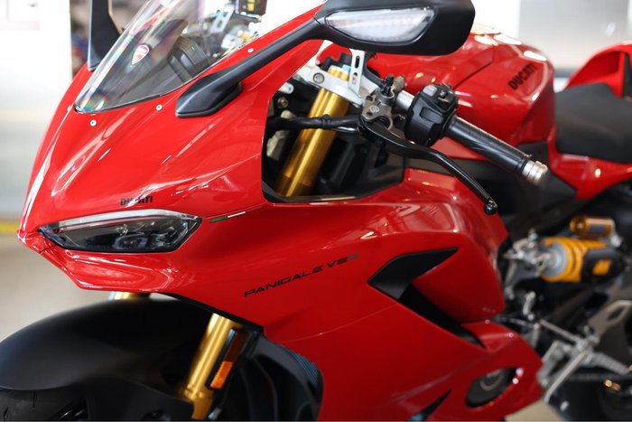 2025 Ducati Panigale V2 S Panigale Red