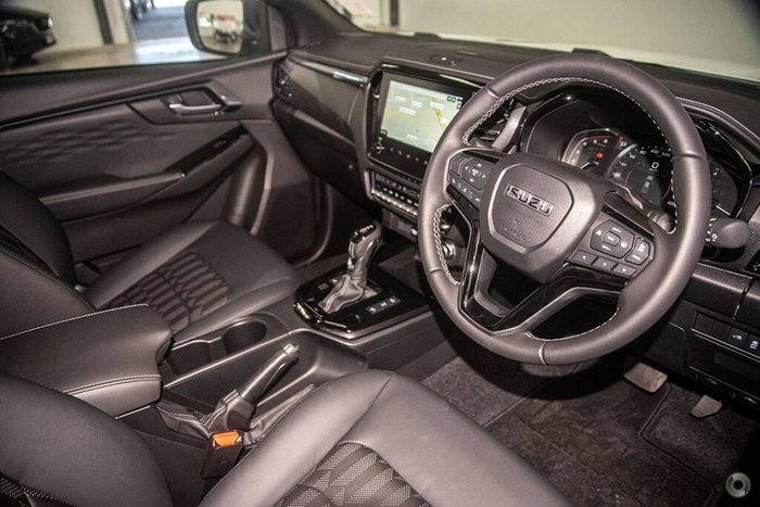 2024 Isuzu D-MAX BLADE