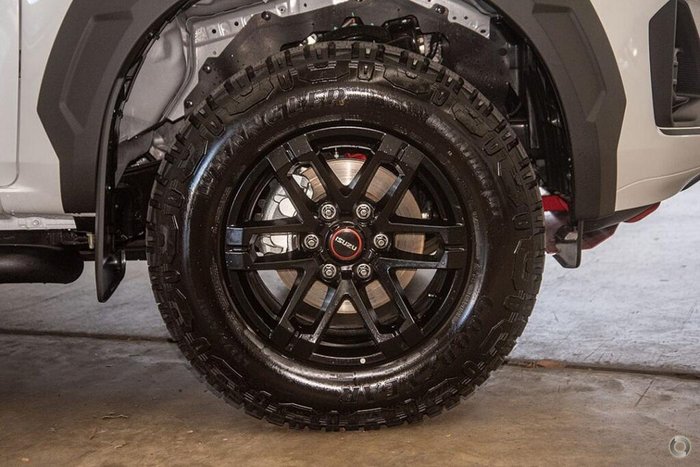 2024 Isuzu D-MAX BLADE