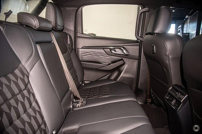 2024 Isuzu D-MAX BLADE