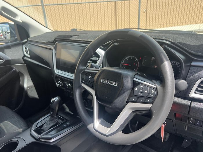 2023 Isuzu D-MAX LS-M