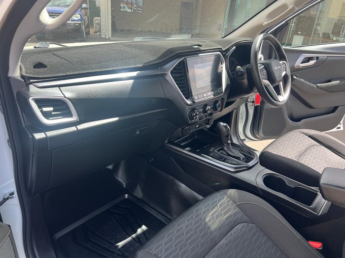 2023 Isuzu D-MAX LS-M