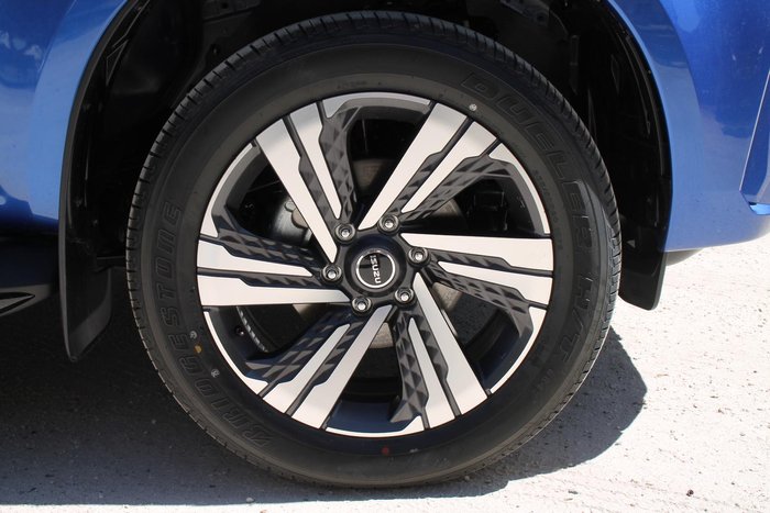 2025 Isuzu MU-X LS-T