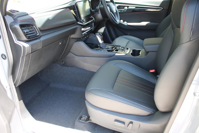 2025 Isuzu MU-X X-TERRAIN