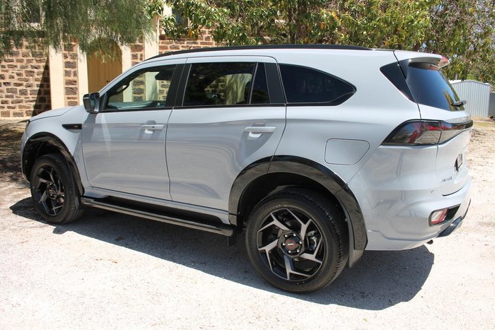 2025 Isuzu MU-X X-TERRAIN