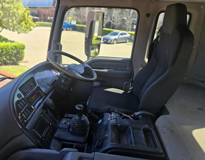 2008 Isuzu Cxz Giga WHITE