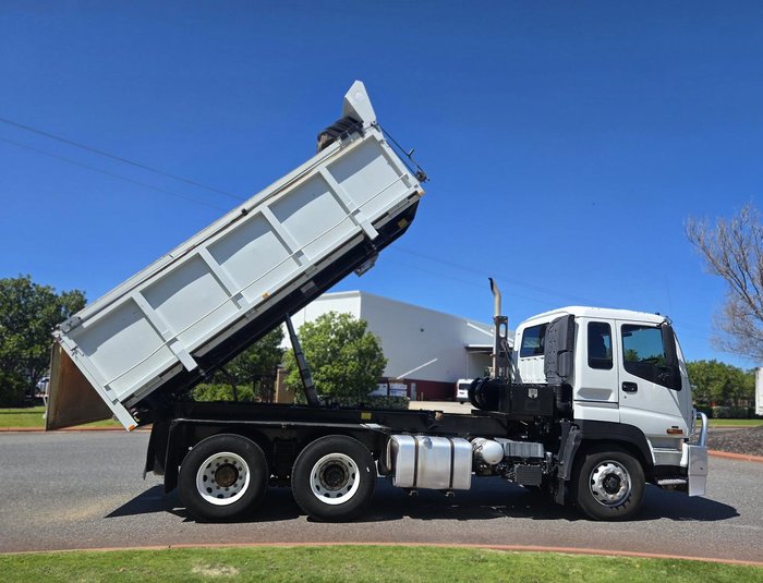 2008 Isuzu Cxz Giga ISUZU CIGA CXZ WHITE