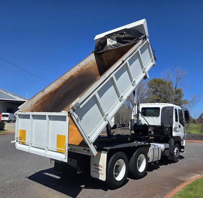 2008 Isuzu Cxz Giga ISUZU CIGA CXZ WHITE