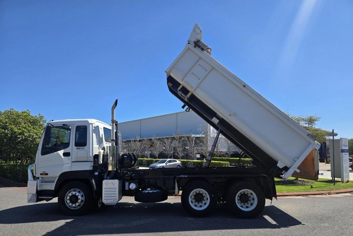 2008 Isuzu Cxz Giga WHITE