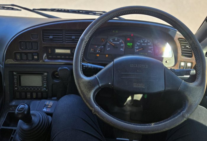 2008 Isuzu Cxz Giga WHITE