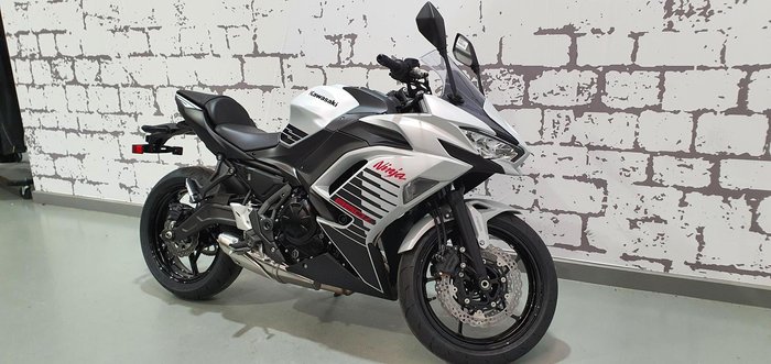 2025 Kawasaki Ninja 650L (LAMS) ABS Ninja Silver