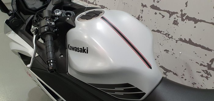 2025 Kawasaki Ninja 650L (LAMS) ABS Ninja Silver