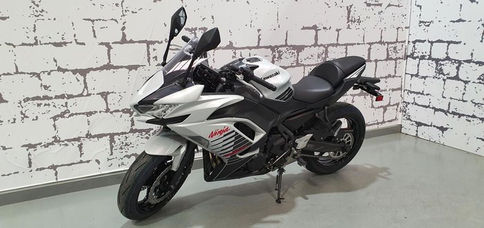 2025 Kawasaki Ninja 650L (LAMS) ABS Ninja Silver